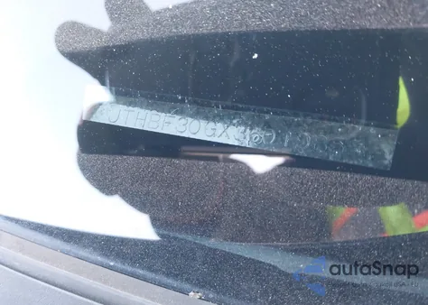 2003 Lexus Es 300 z USA, uszkodzony, nr VIN JTHBF30GX36019855